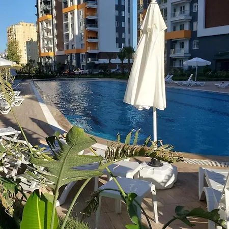Pleasant Flat With Shared Pool In Kepez דירה אנטליה