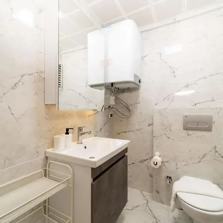 Pleasant Flat With Shared Pool In Kepez Daire Antalya